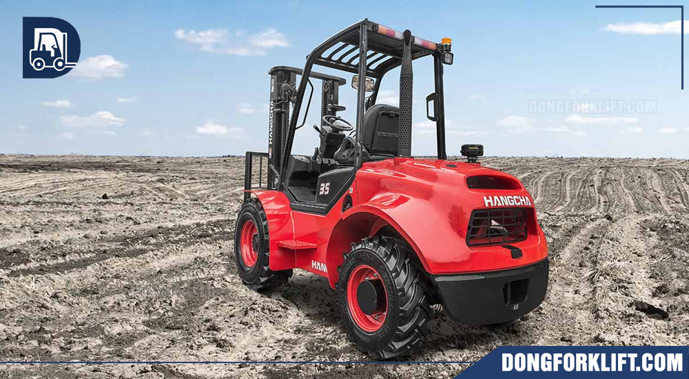 Xe nâng địa hình 3.5 tấn luôn sẵn phục vụ khách hàng.