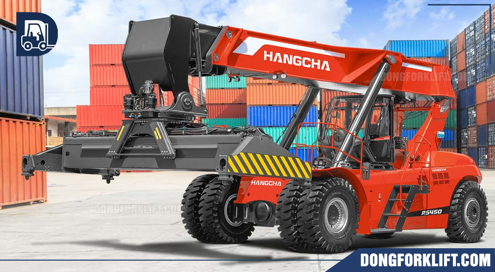 Xe nâng gắp container 45 tấn luôn sẵn hàng để phục vụ quý khách hàng.